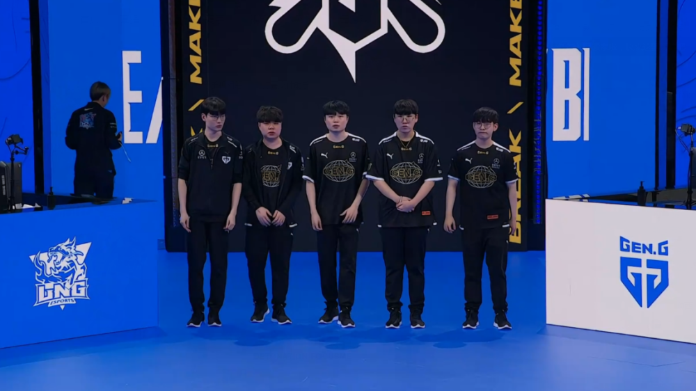 继续占据上 继续占据上